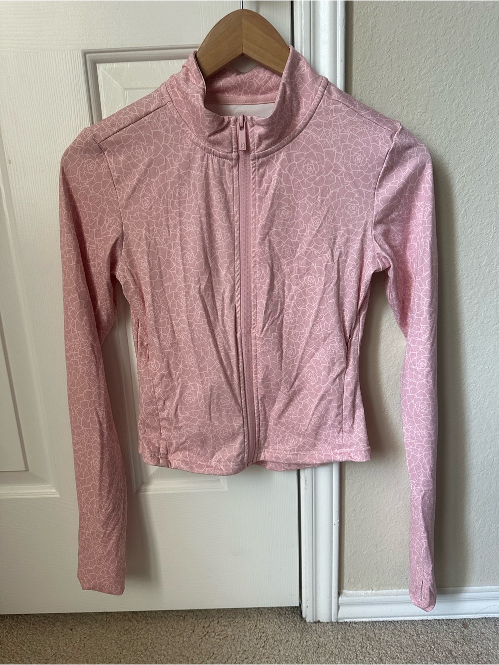 BuffBunny Light Pink Floral Cropped Zip-Up Active Jacket